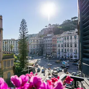b1flat-mergellina-napoli.hotels-amalfi.com/